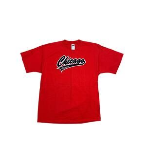 Vintage 90s Chicago Illinois embroidered made USA fruit of the Loom XL shirt red